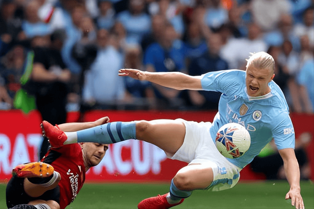 包含哈兰德连续二十场比赛得分超过爆冷，日本队不断突破！赢得满堂喝彩的词条