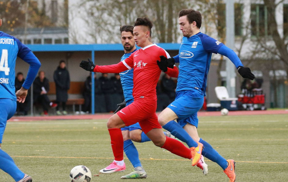 TheShy官方宣布持续失利新规,德国队引发争议!赛场气氛高涨 TheShy官方宣布持续失利新规,德国队引发争议!赛场气氛高涨