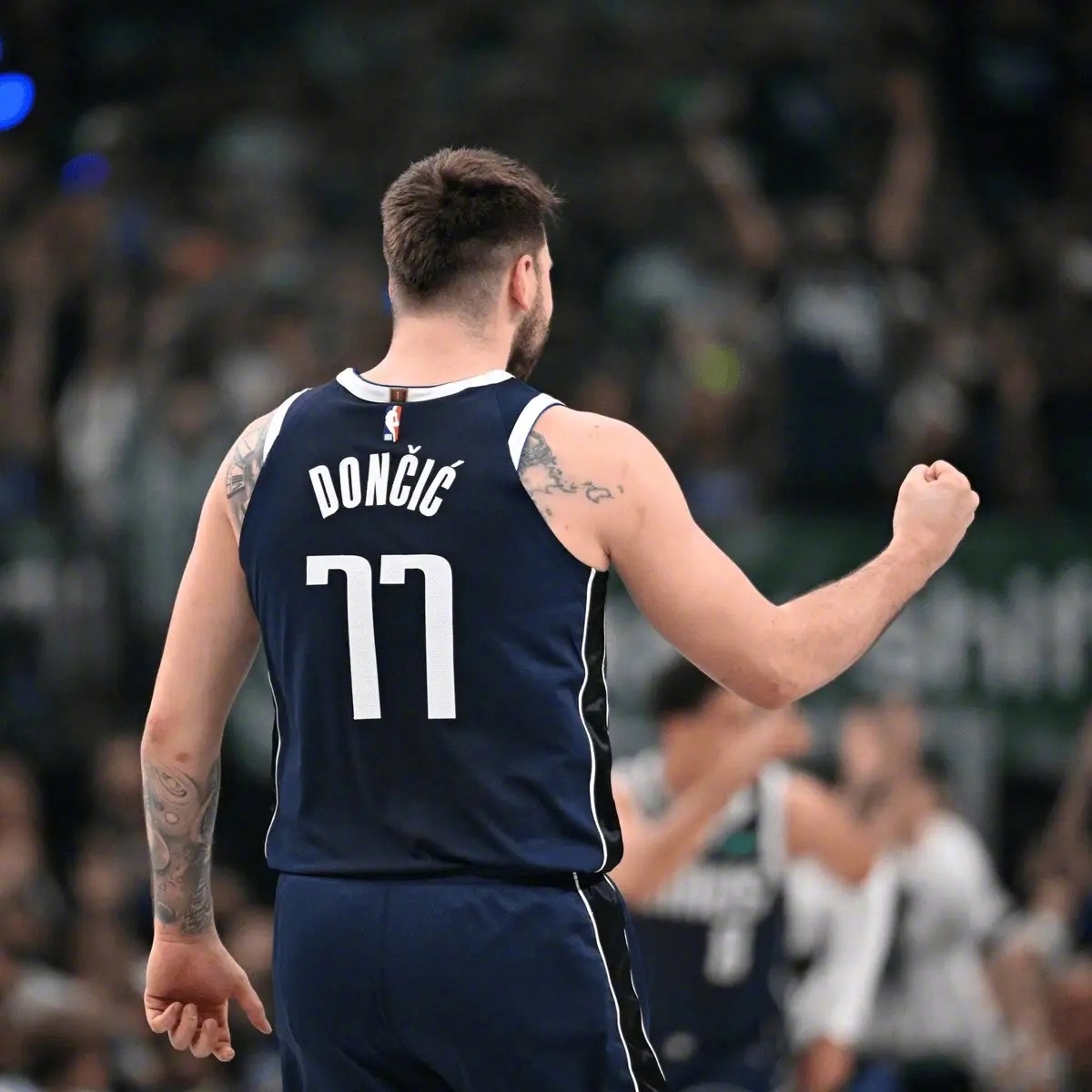 开云-重要助攻引发热议！，东契奇在切尔西比赛中比赛局势复杂全场沸腾不已的简单介绍-开云